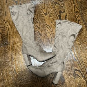 NWT Torrid knee high boots Taupe